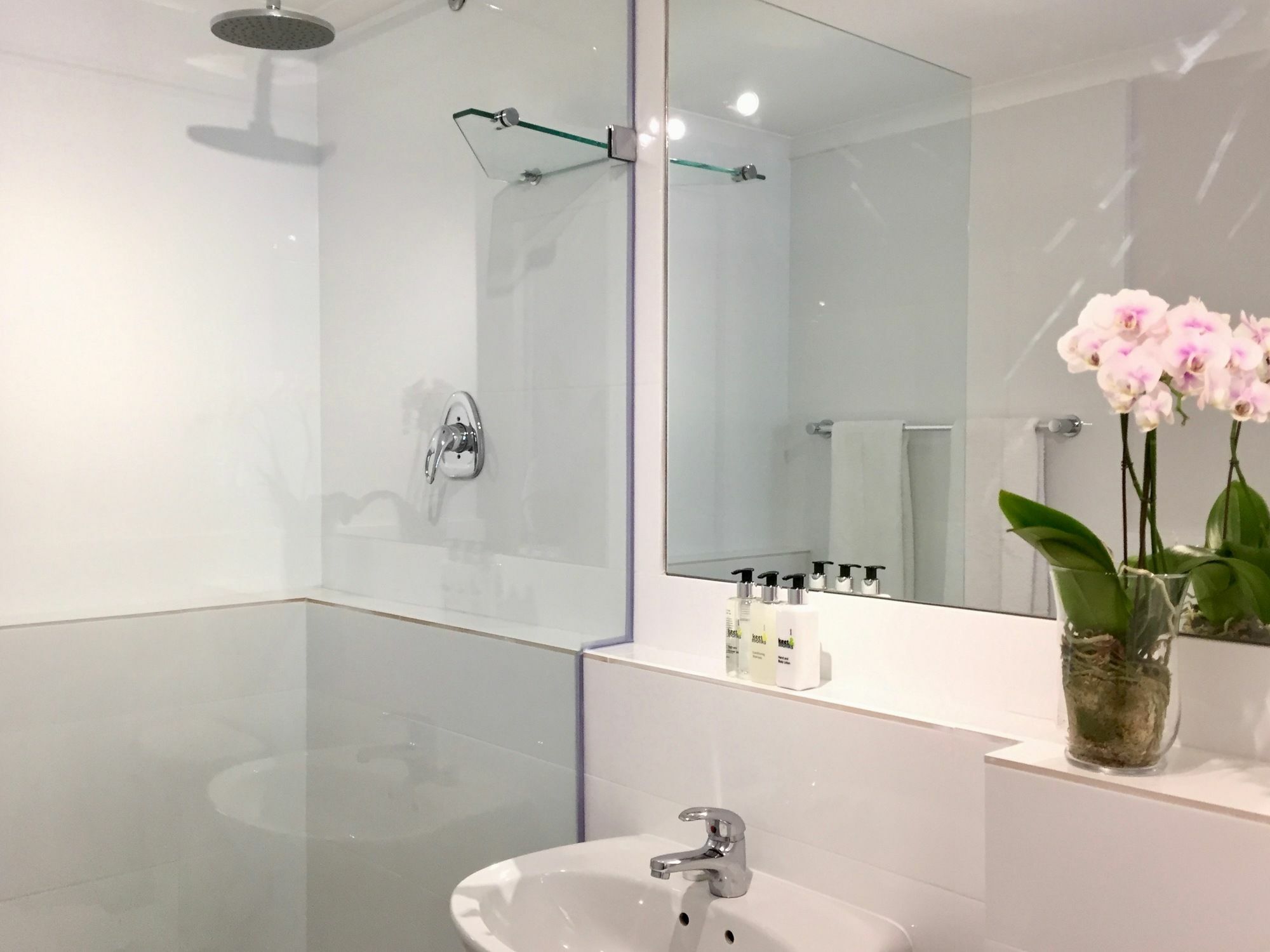 Urban Oasis At Plantation Cottages Кейптаун Екстериор снимка